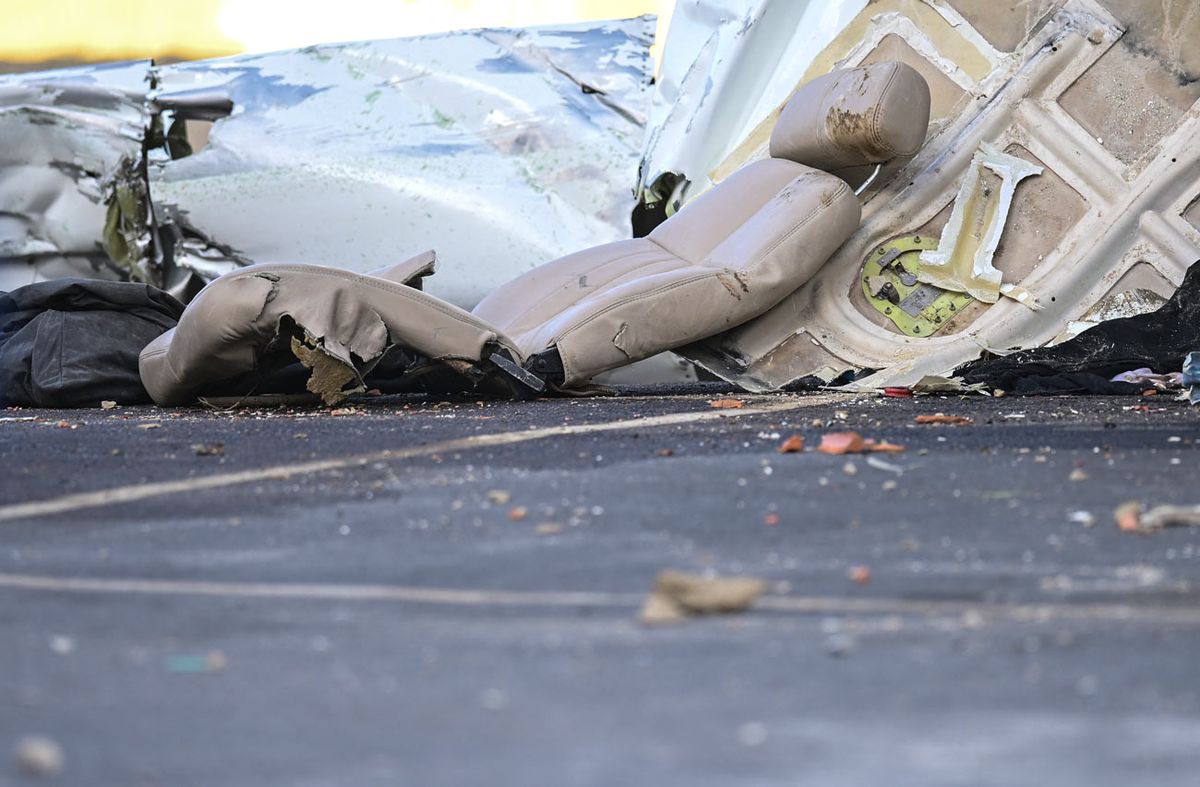 Tres muertos y dos heridos graves tras estrellarse una avioneta contra un edificio residencial en Belo Horizonte