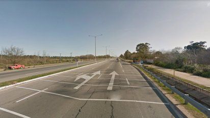 camioneta que choco y volco, embistio a hombre que esperaba omnibus en la ruta