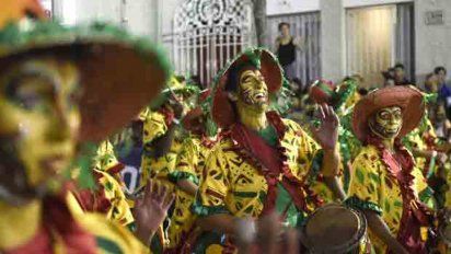 La Intendencia de Montevideo resuelve sobre los desfiles de Llamadas y de Carnaval.