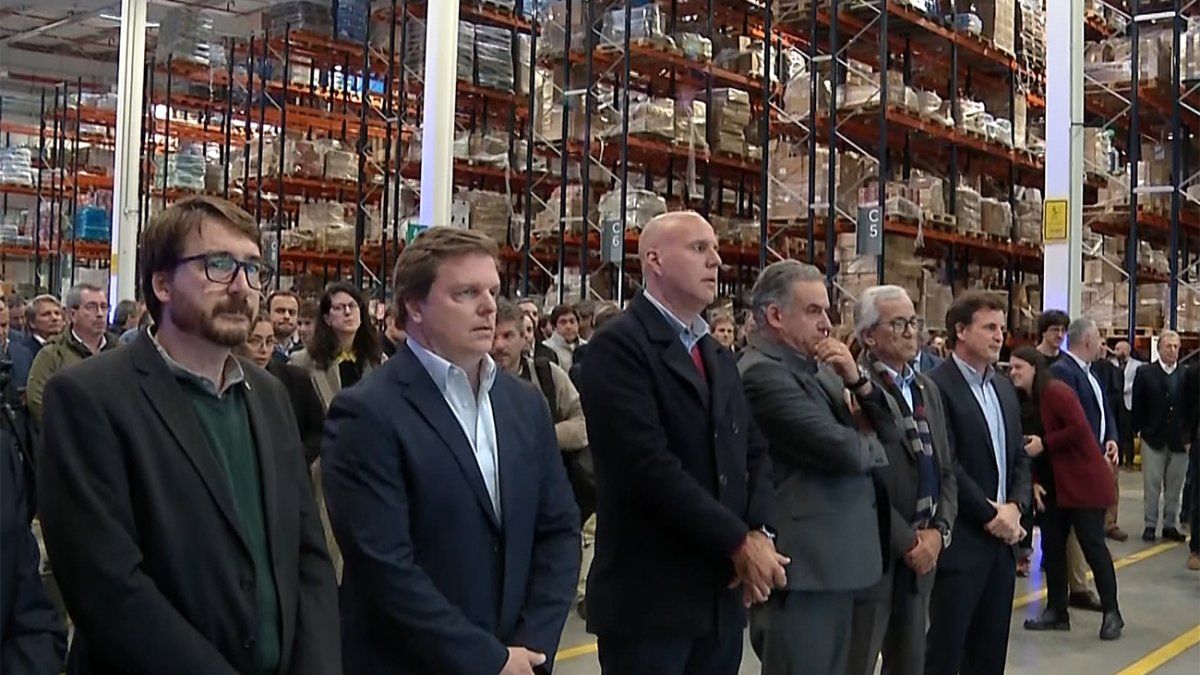 Presidente Orsi destacó inversión privada de más de USD 10 millones en centro de distribución de medicamentos