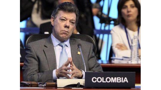 Presidente Santos oficializa acuerdo de paz en Colombia