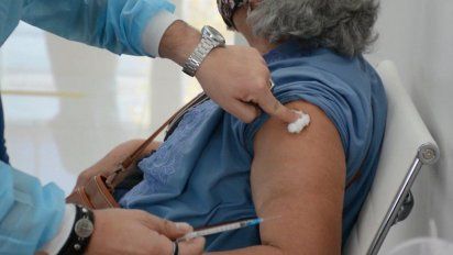 efectividad de las vacunas: 96% en reduccion de muertes y mas de 90% en ingresos a cti