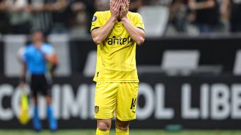 penarol reacciono, pero no le alcanzo y cayo 3 a 2 ante atletico mineiro