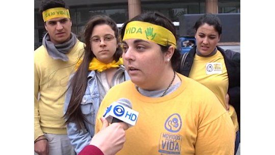 Jóvenes pidieron a Mujica que vete la despenalización del aborto