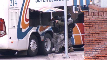 Policía de élite concurrió al lugar para desarticular a un amotinado inexistente. la terminal estuvo parada casi tres horas por el incidente.&nbsp;