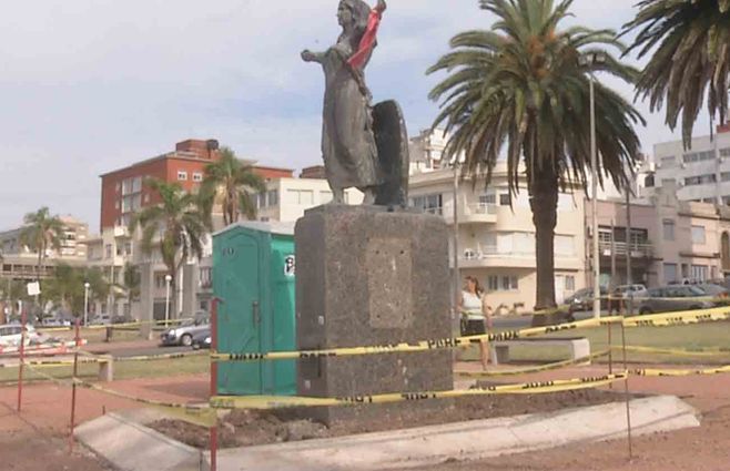 Yemanja-monumento.jpg