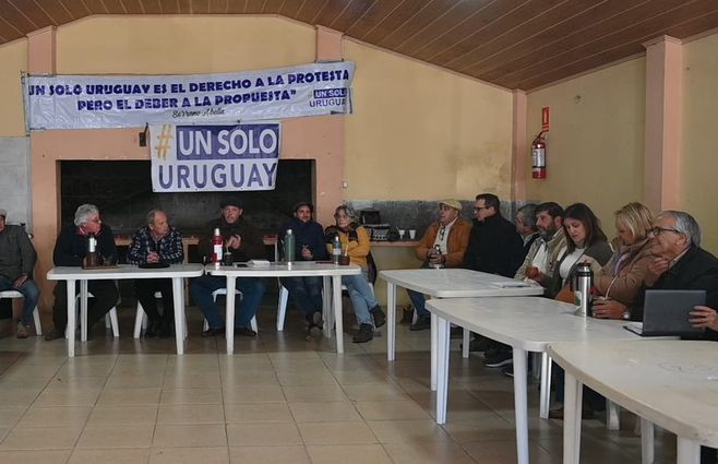 Reunión de Un solo Uruguay con el Frente Amplio. Foto: publicada por el FA en Twitter.