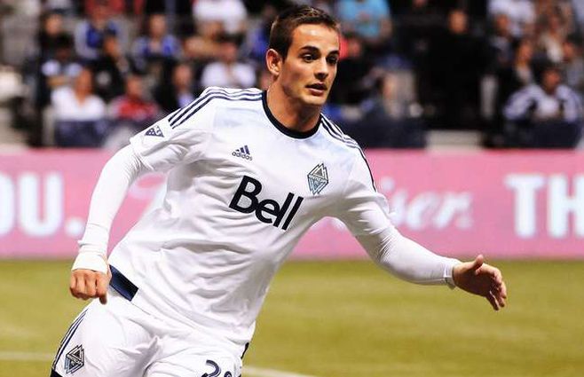 Rivero en Vancouver Whitecups durante la temporada 2015-2016. Allí hizo 14 goles en 52 partidos. 