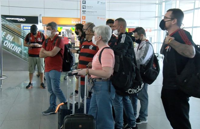 Brasileros-Flamengo-Aeropuerto.jpg