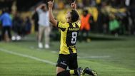 Con tres goles de Leo Fernández, Peñarol derrotó a Liverpool y es semifinalista de la Copa AUF