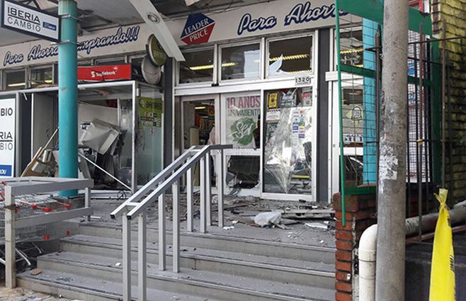 30 de octubre de 2017: explota el cajero en Chucarro y Pagola generando destrozos.&nbsp;