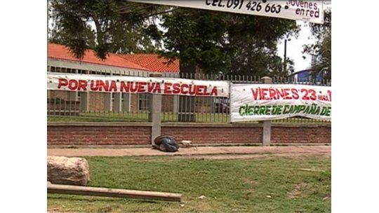 Padres reclaman nueva escuela, la que tienen es un asentamiento
