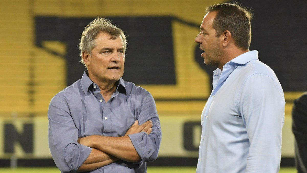 Presidente de Peñarol respaldó a Diego Aguirre y pidió 