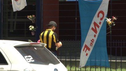 leandro, el hincha de penarol que homenajeo al morro, conto por que lo hizo