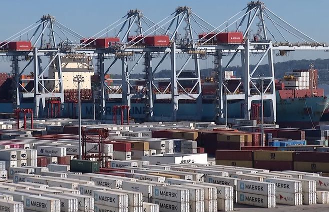 contenedores-puerto-exportadores-comercio-exterior.jpg