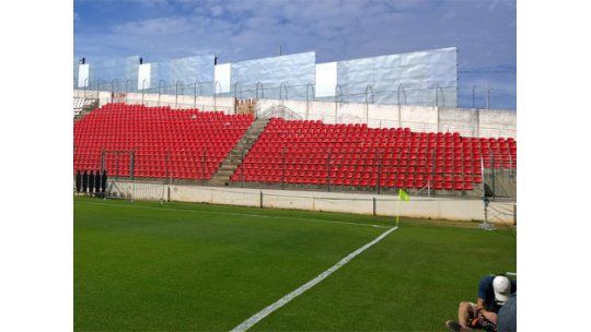 Fuera espías: Tabárez mandó colocar chapas en el Arena do Jacaré