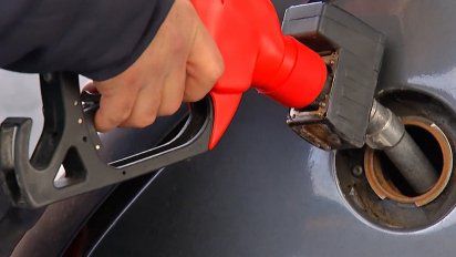 ajuste de combustibles: nafta super sube $0,34 y el gasoil $0,41 por litro