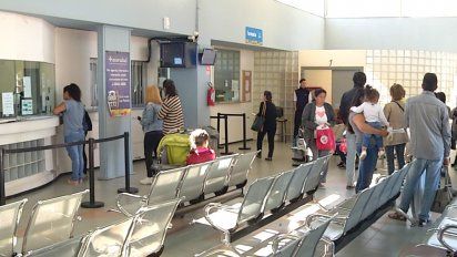 internada y con custodia policial la mujer que abandono a su beba recien nacida en una papelera