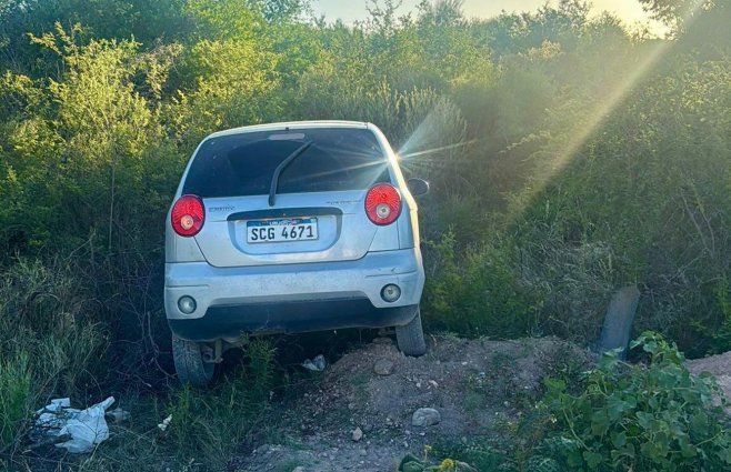 Foto cedida a Subrayado. Auto en el que intentó fugar el delincuente.