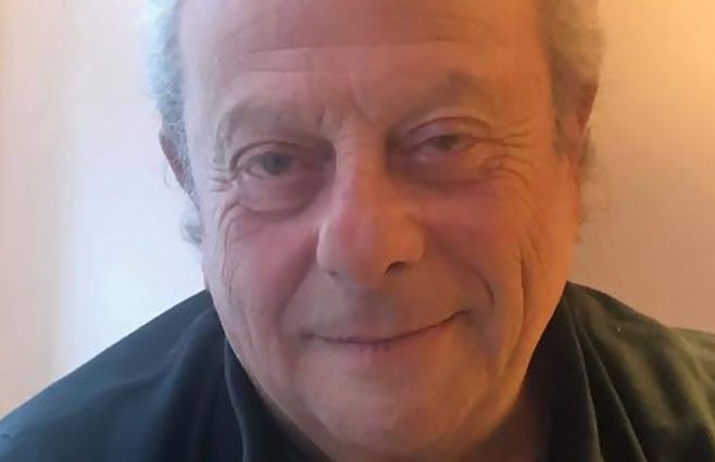 Daniel Limor, exagente del Mossad. Estudió en el Colegio Elbio Fernánde y cada año viene a la cena anual de exalumnos. Actualmente tiene 74 años.