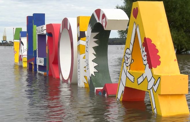 cartel-la-heroica-paysandu-lluvias-inundacion.jpg