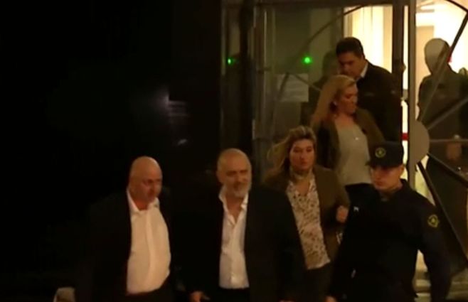 Alcántara (de barba) saliendo del juzgado tras declarar ante la fiscal Silvia Pérez.&nbsp;