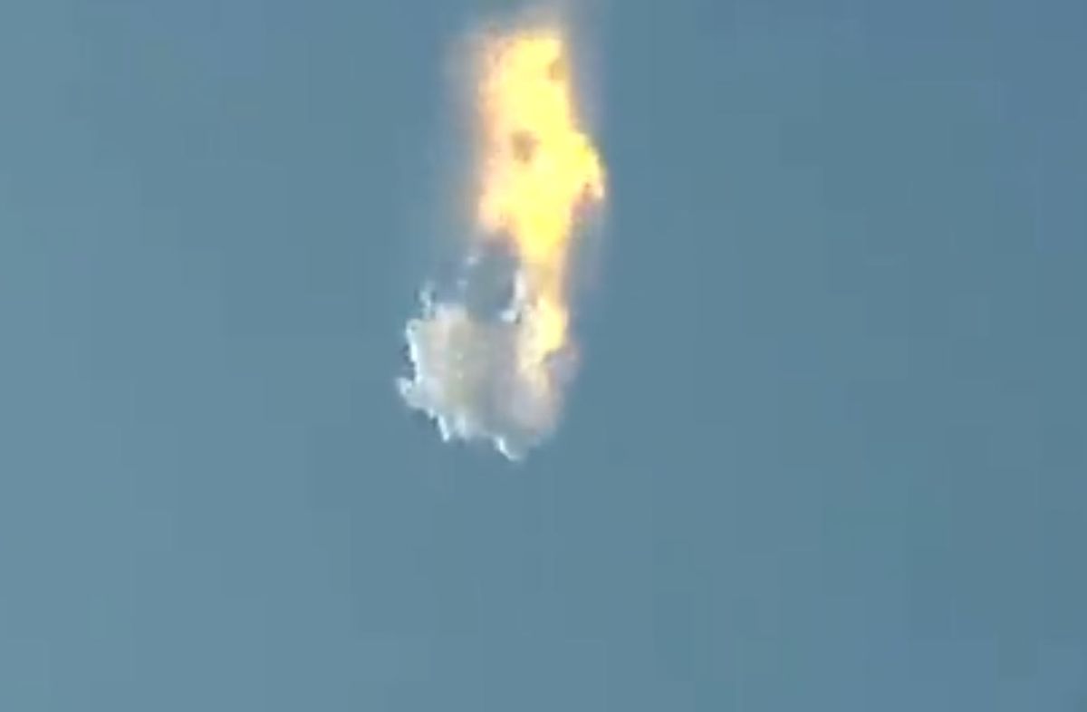 explosión de apolo en la plataforma de lanzamiento