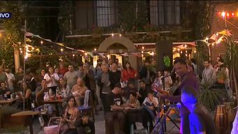 vecinos celebraron los 113 anos de la mondiola con musica, reunion en la calle y homenaje a nancy guguich