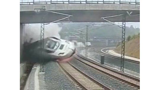 Galicia: 80 muertos tras descarrillar un tren a 190 km/h