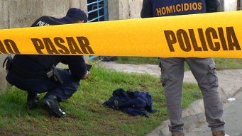 Foto: Subrayado. El homicidio ocurrió el 20 de junio en Cerro Norte; delincuentes dejaron campera policial en huida.