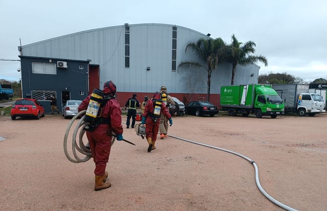 bomberos-acido-nitrico.jpg
