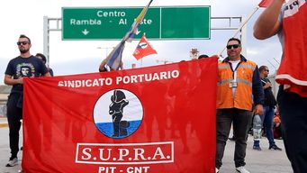 sindicato portuario realiza un paro de 24 horas en montevideo a partir de las 7 de la manana