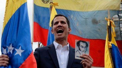 Guaidó también enarbola a Simón Bolivar