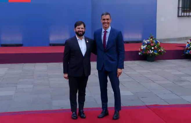 Boric recibe al presidente del gobierno español Pedro Sánchez.