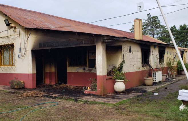 escuela-quemada-Aiguá-Maldonado.jpg