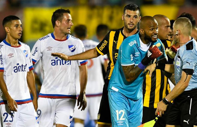 Mejia-nacional-peñarol.jpg