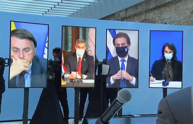 Cumbre-Mercosur-presidentes-en-pantalla-Lacalle-Pou.jpg