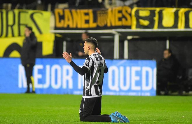 Peñarol y Wanderers en Parque Viera Foco Uy (4).jpeg