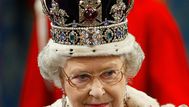 El legado de Isabel II, la decana de los monarcas que tuvo que capear varias crisis