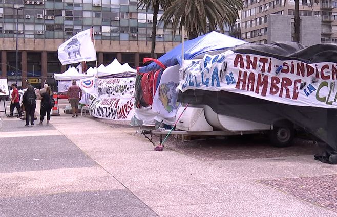 carpa-plaza-independencia-lacteos