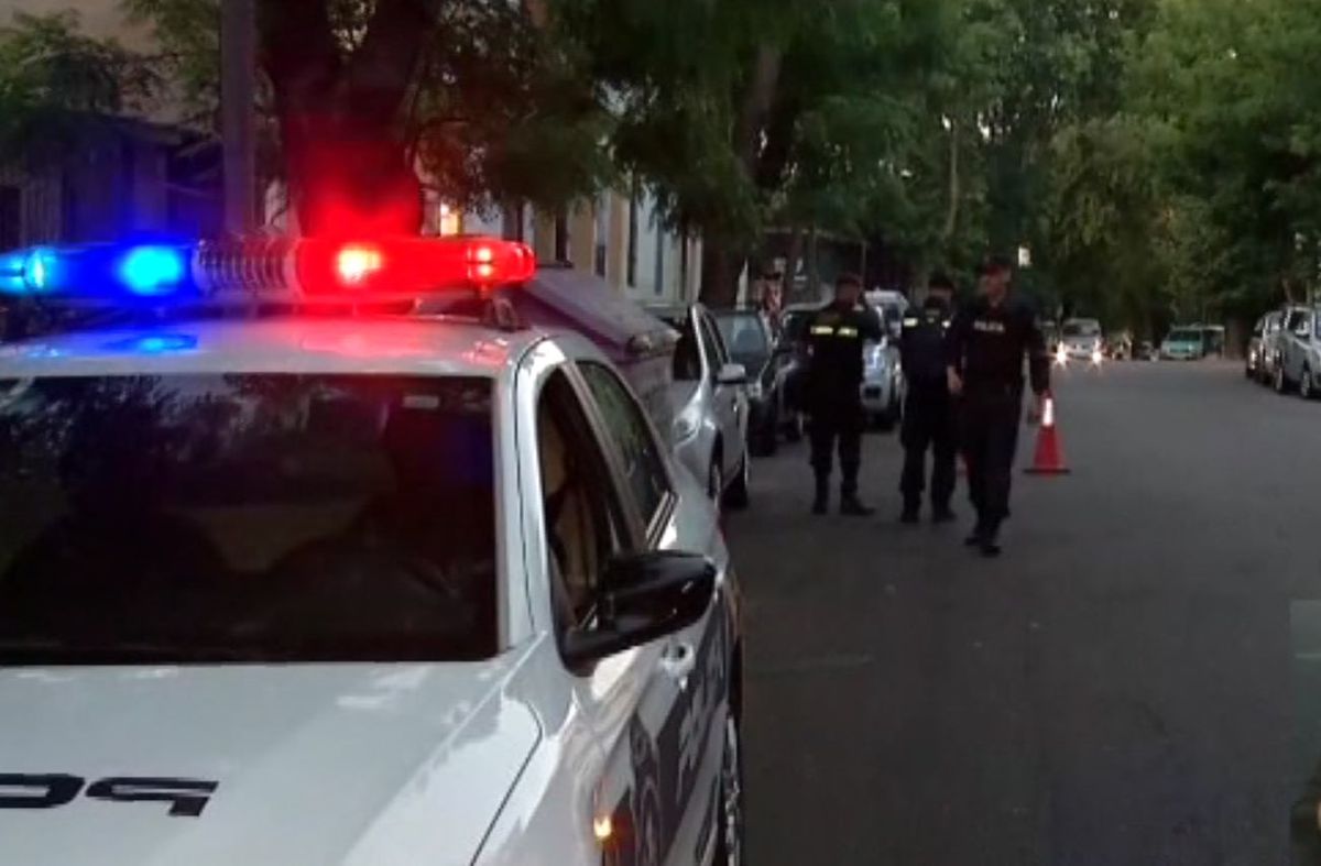 Policía investiga el crimen de un joven de 20 años que recibió tres disparos en el barrio Ituzaingó
