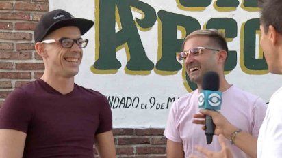 julio del rio y fernando olita celebran mas de 10 anos de amor y carnaval