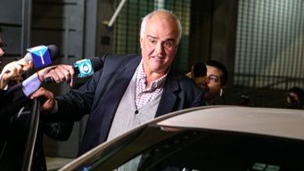 gustavo penades no puede salir del pais; la justicia incauto su celular y documentos de viaje