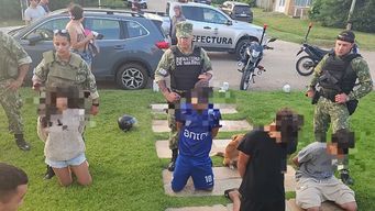 Cuatro menores detenidos por agredir a otros dos en playa Bikini; incautaron piña americana y una réplica de pistola