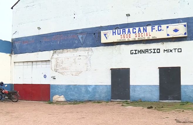 Huracán Fútbol club Paso de la Arena.jpg