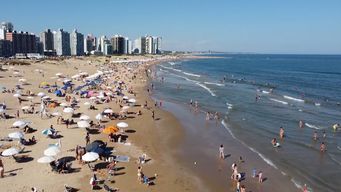 en un mes y medio llegaron a uruguay 340.000 turistas, mas de la mitad argentinos