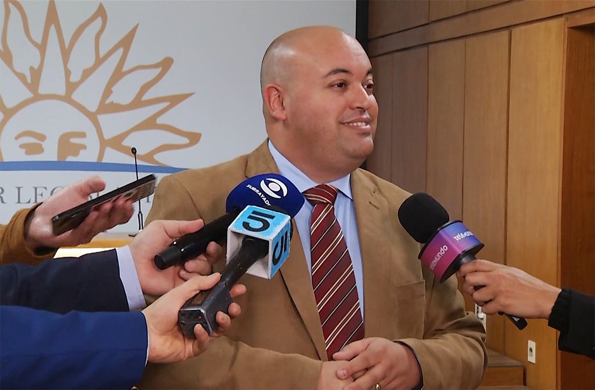 Senador del MPP respaldó a Orsi por visita a portaaviones de EE.UU: "Hizo lo que tenía que hacer"
