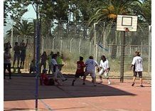 Final de fútbol femenino entre policías y reclusas en el CNR