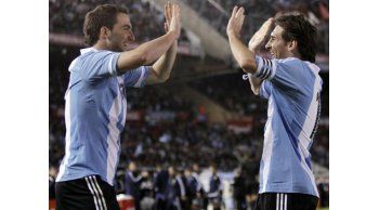 Argentina goleó a Ecuador y se quedó con el primer puesto