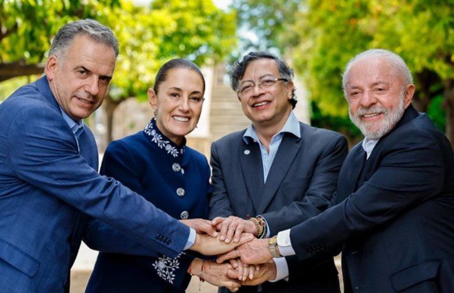 La foto del encuentro y saludo de Orsi con Claudia Sheinbaum, Gustavo Petro y Lula Da Silva en Barcelona.
